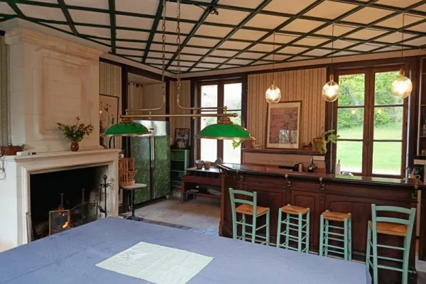 Chateau de nanteuil, salle de billard et bar de dégustation